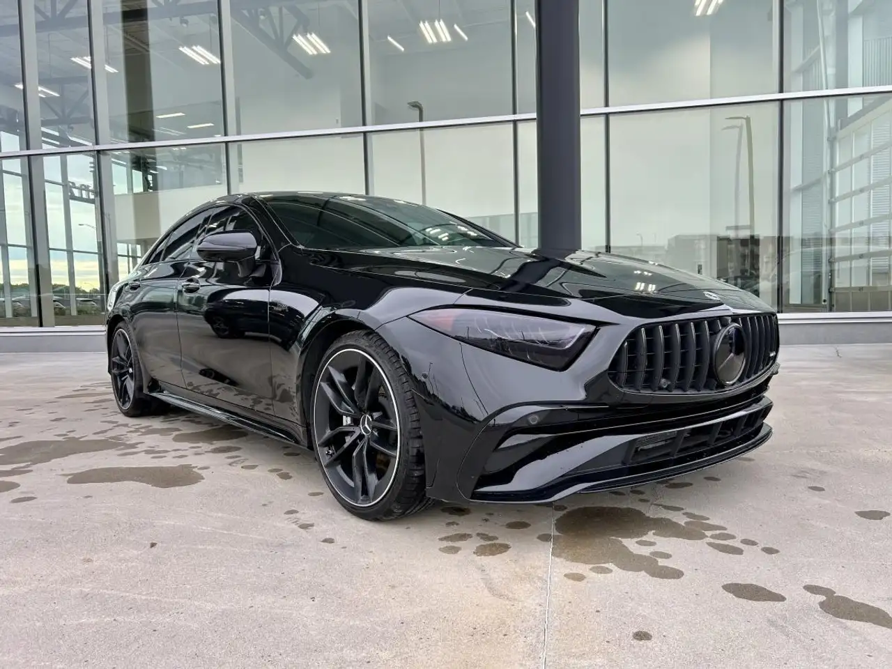 Mercedes-Benz CLS снимка Mercedes-Benz CLS