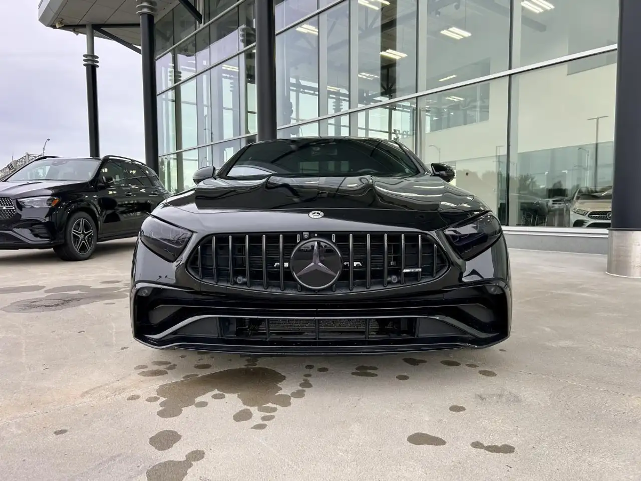 Mercedes-Benz CLS снимка Mercedes-Benz CLS