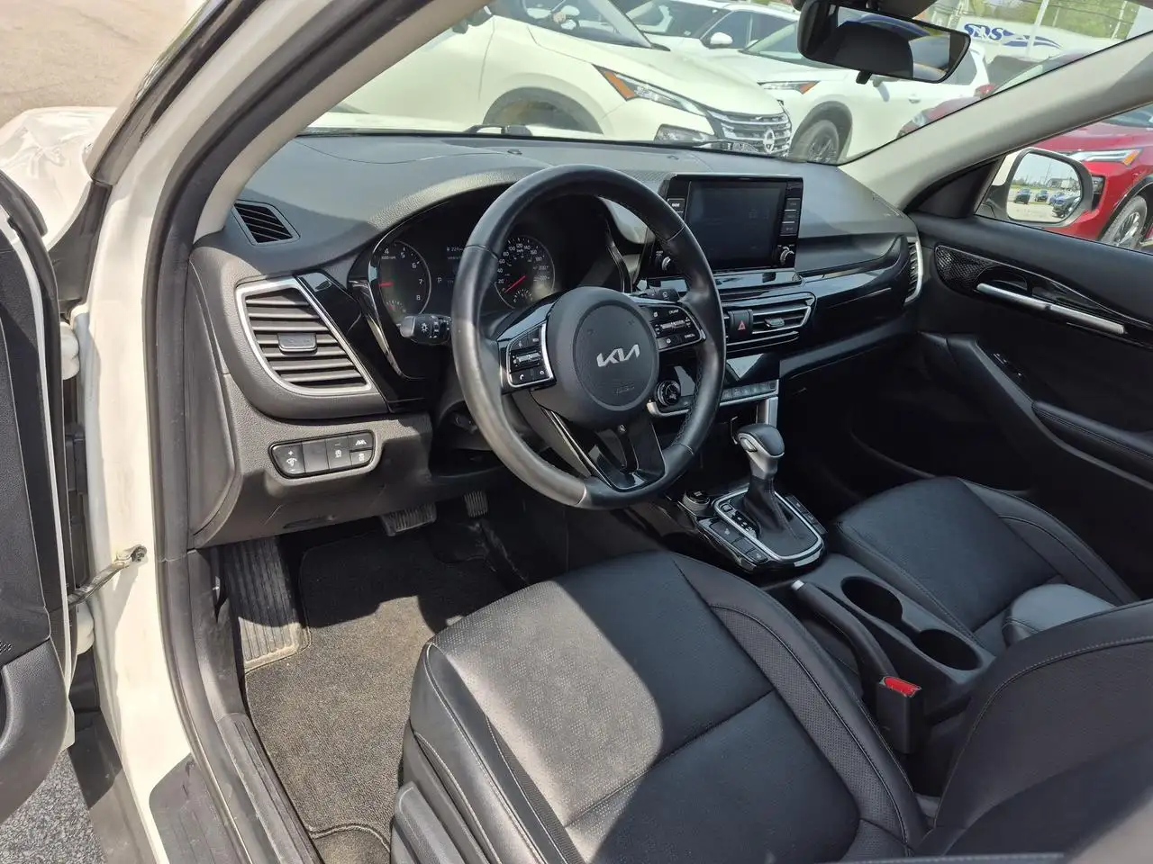 Kia Seltos снимка Kia Seltos