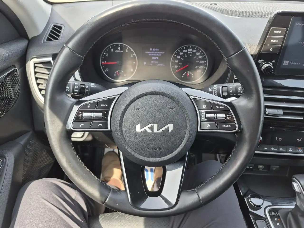 Kia Seltos снимка Kia Seltos