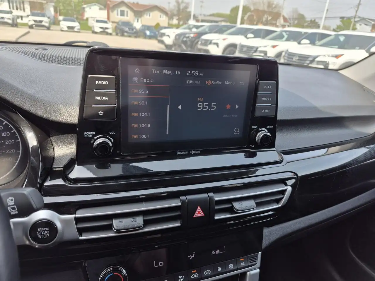 Kia Seltos снимка Kia Seltos