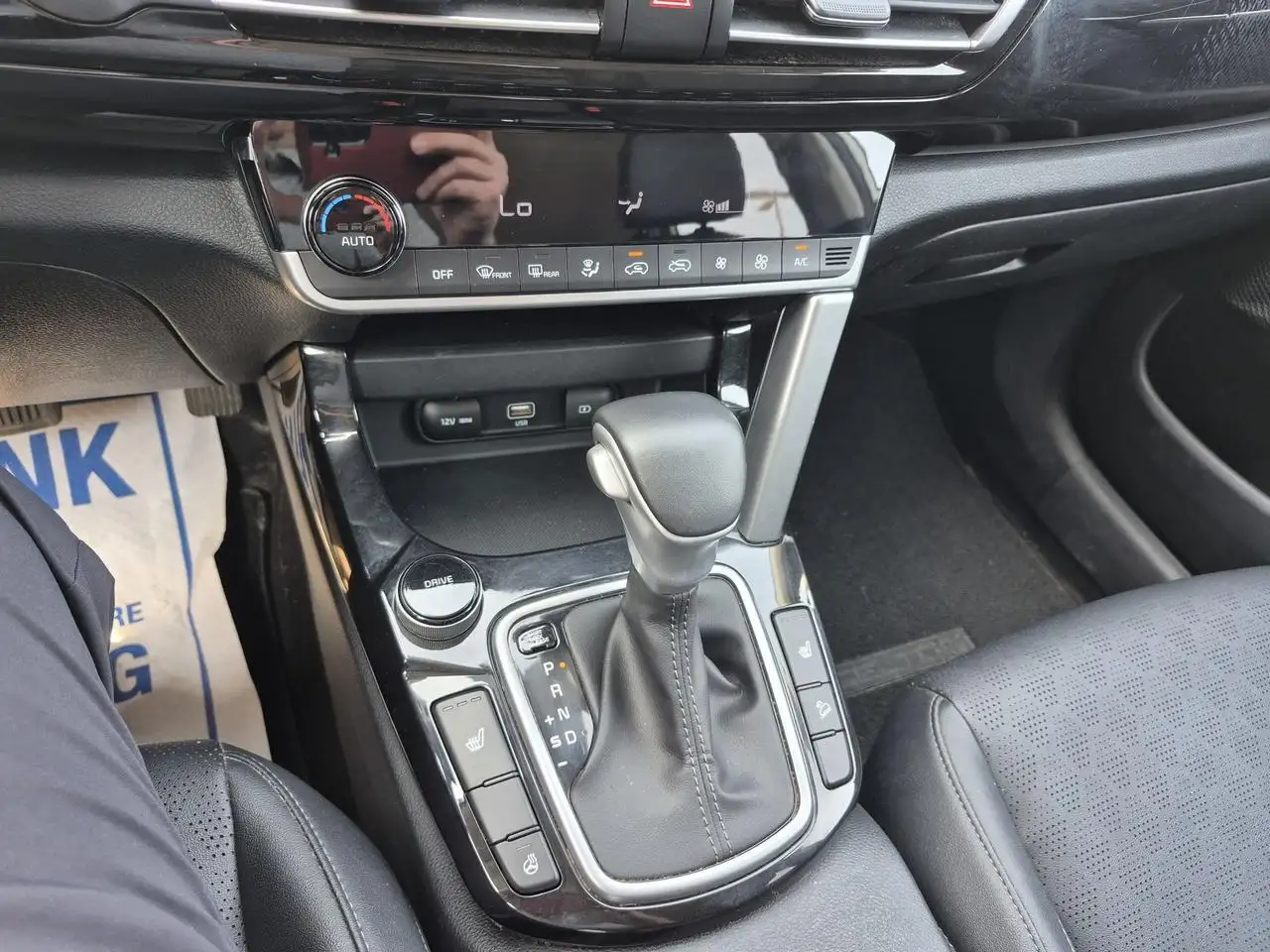 Kia Seltos снимка Kia Seltos