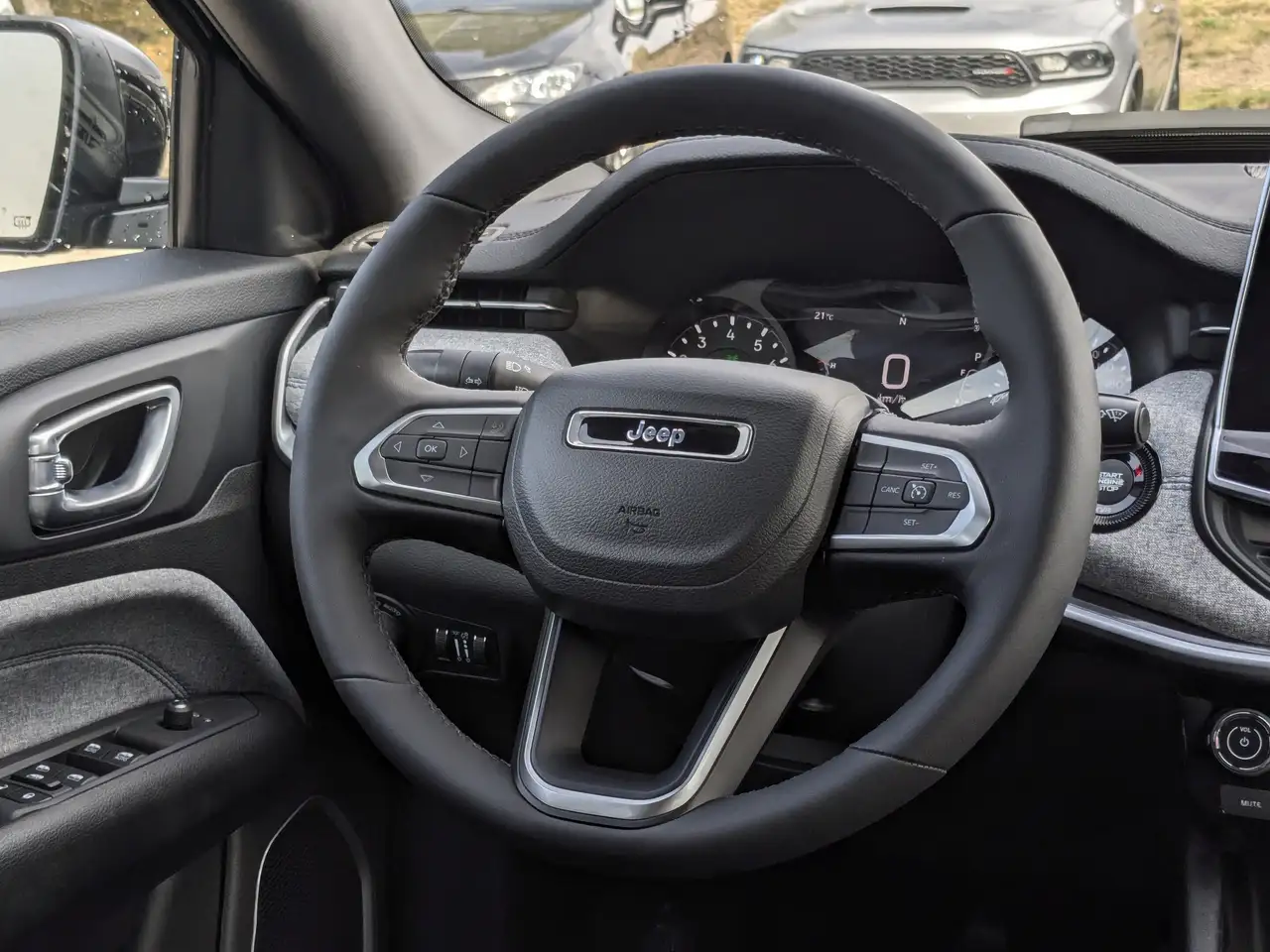 Jeep Compass photo Jeep Compass
