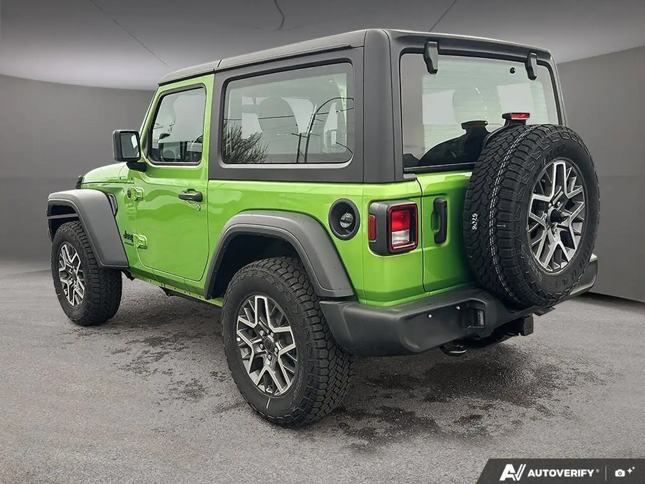 Jeep Wrangler снимка Jeep Wrangler