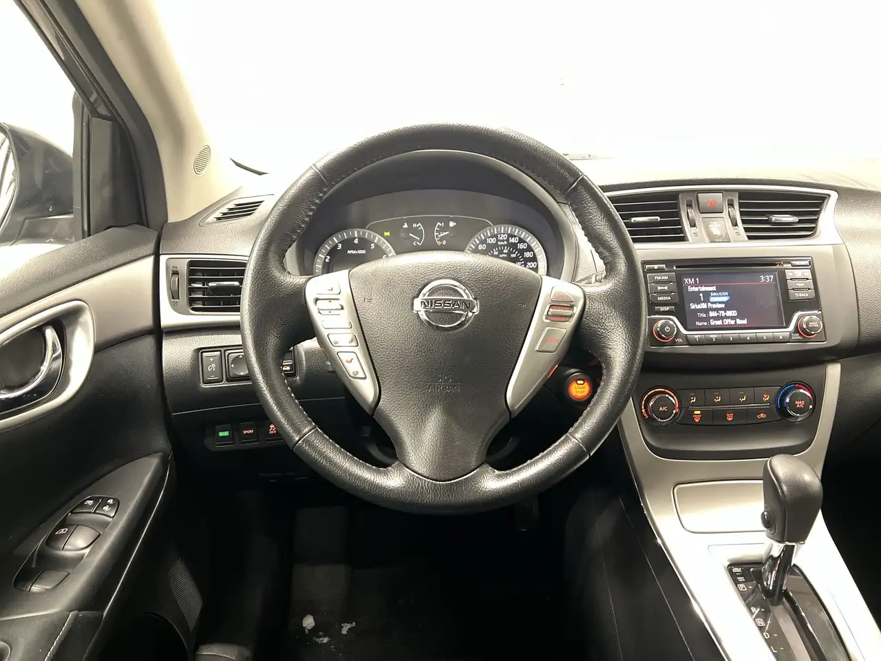 Nissan Sentra fotografie Nissan Sentra