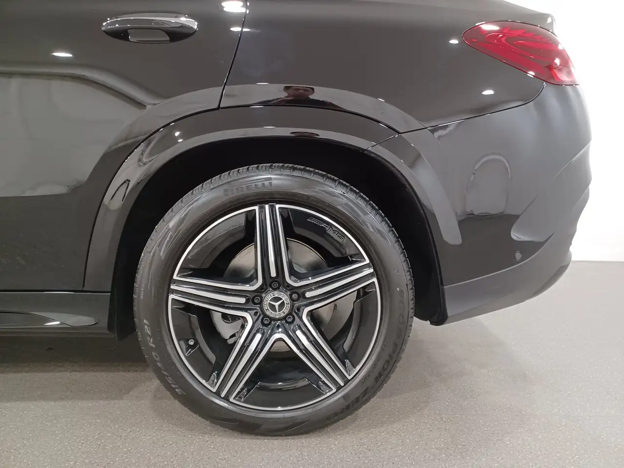 Mercedes-Benz GLE снимка Mercedes-Benz GLE