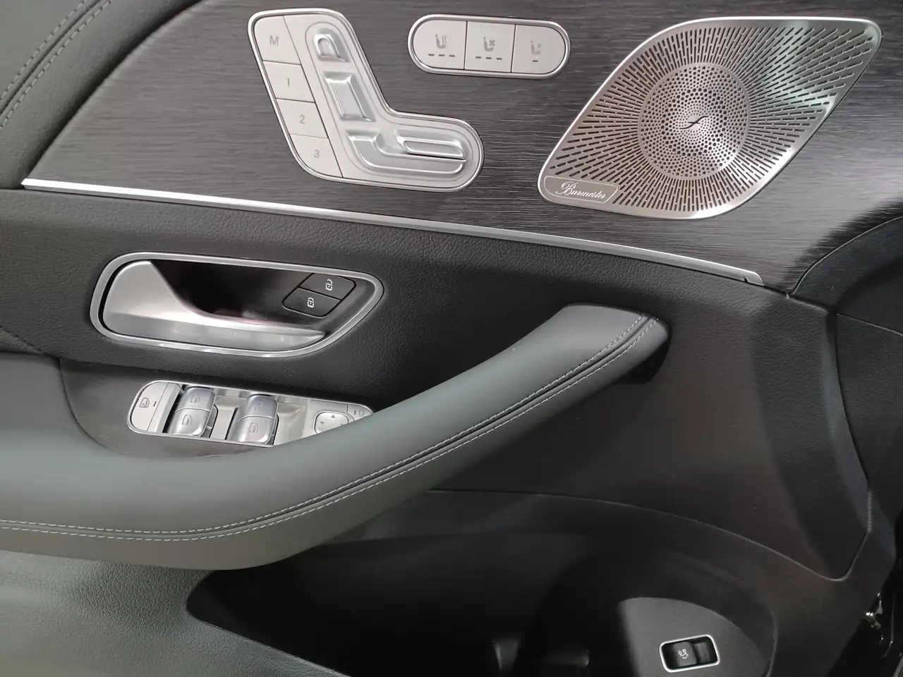 Mercedes-Benz GLE снимка Mercedes-Benz GLE