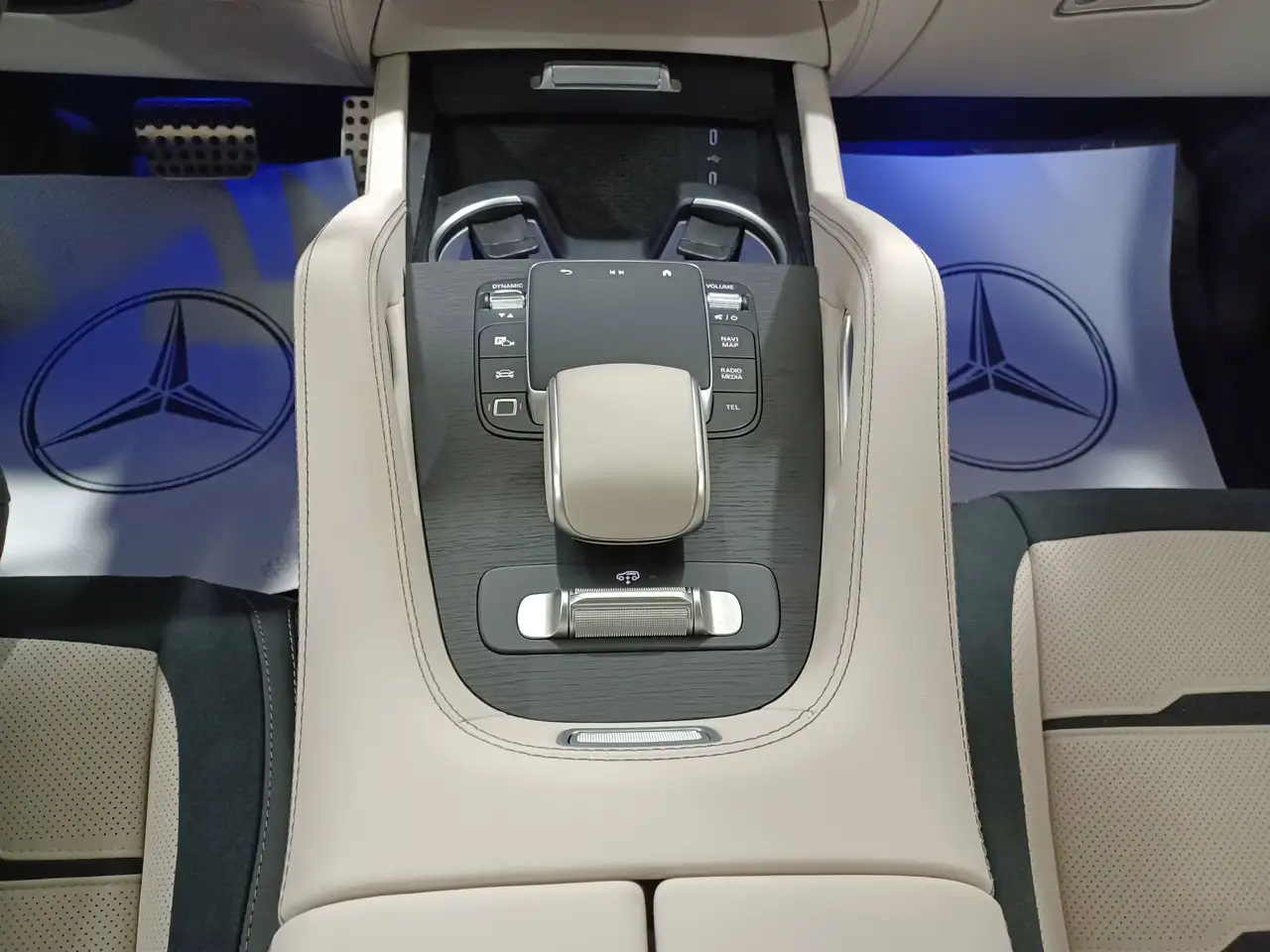 Mercedes-Benz GLE снимка Mercedes-Benz GLE