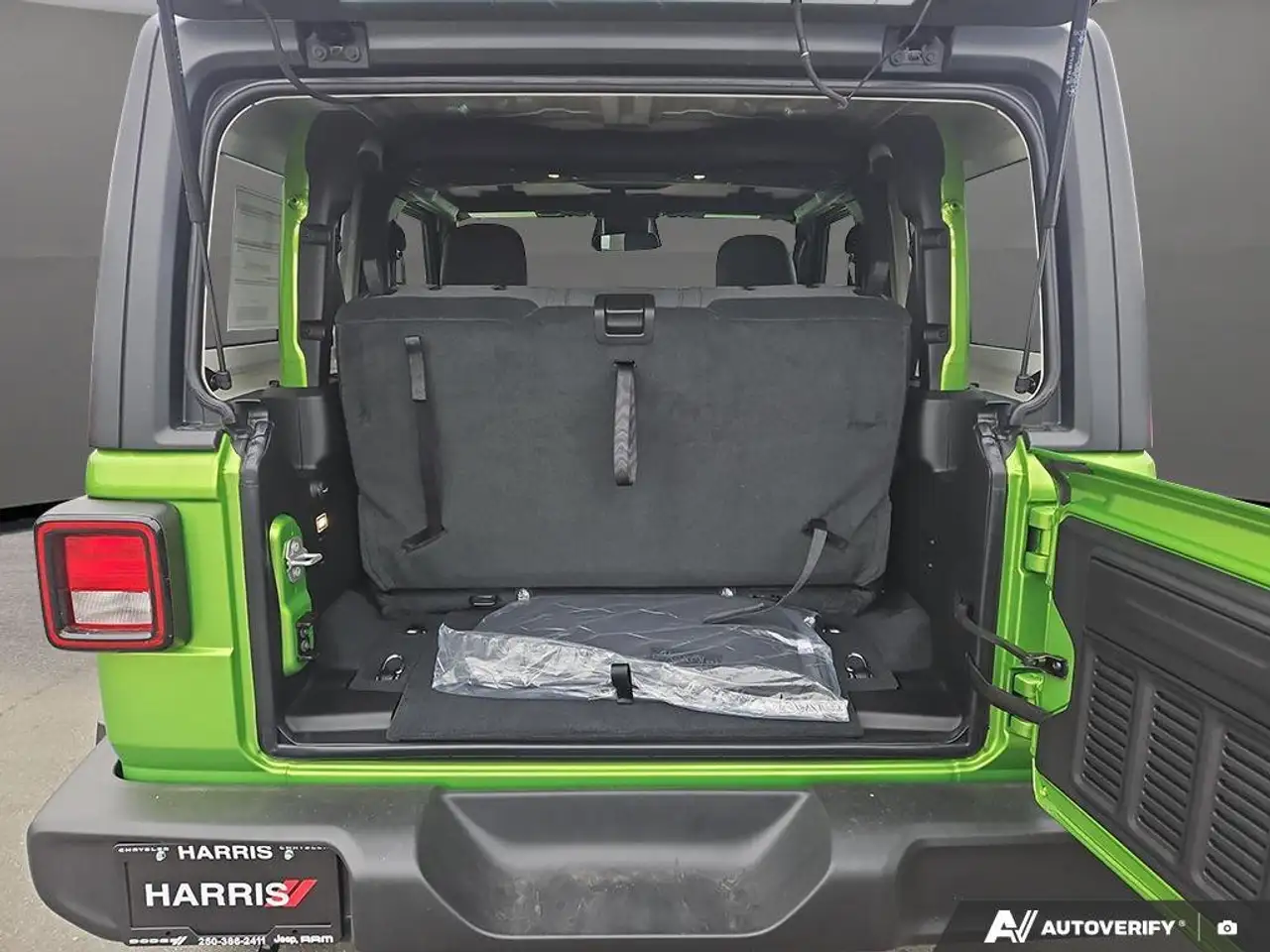 Jeep Wrangler снимка Jeep Wrangler