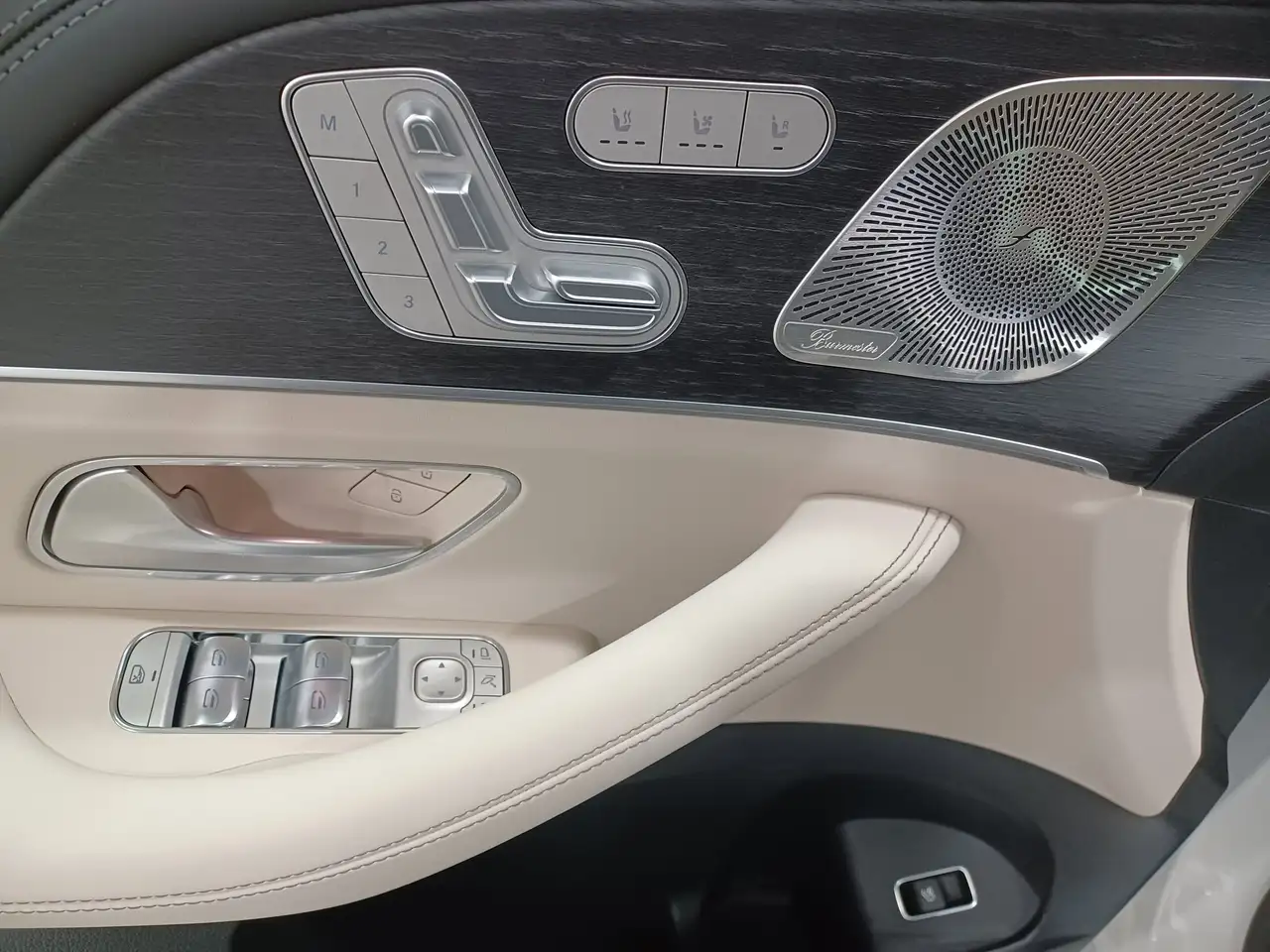 Mercedes-Benz GLE снимка Mercedes-Benz GLE