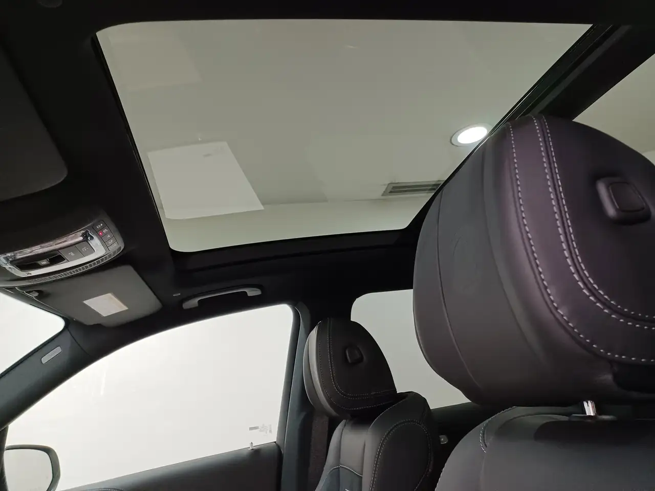 Mercedes-Benz GLE снимка Mercedes-Benz GLE