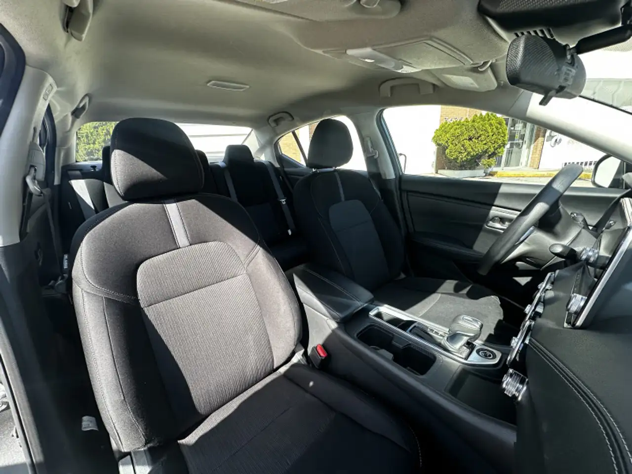 Nissan Sentra снимка Nissan Sentra