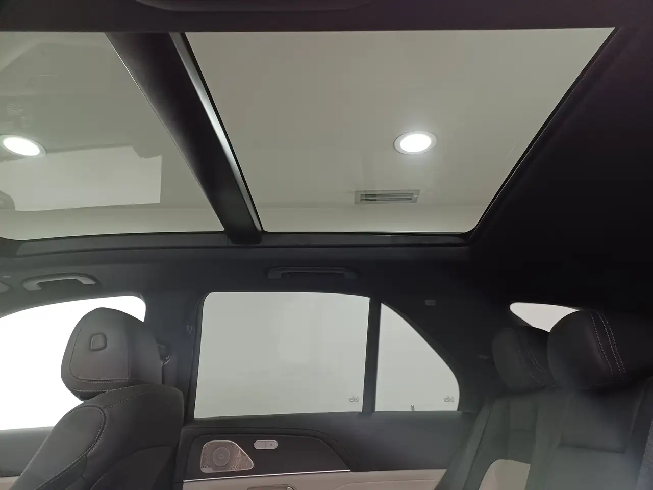 Mercedes-Benz GLE снимка Mercedes-Benz GLE