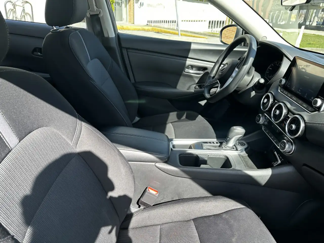 Nissan Sentra снимка Nissan Sentra