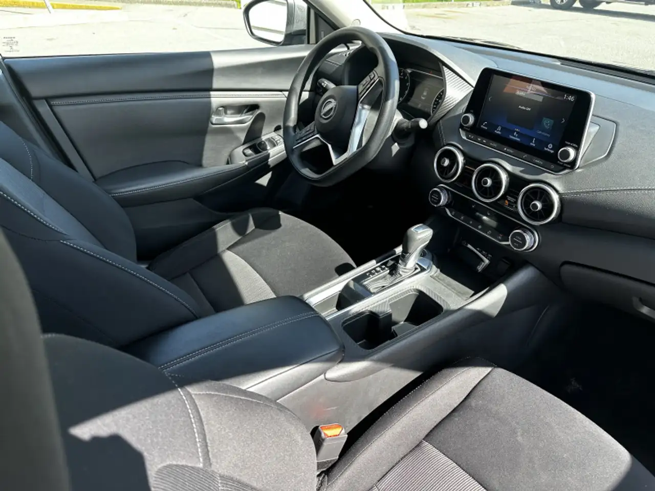 Nissan Sentra снимка Nissan Sentra