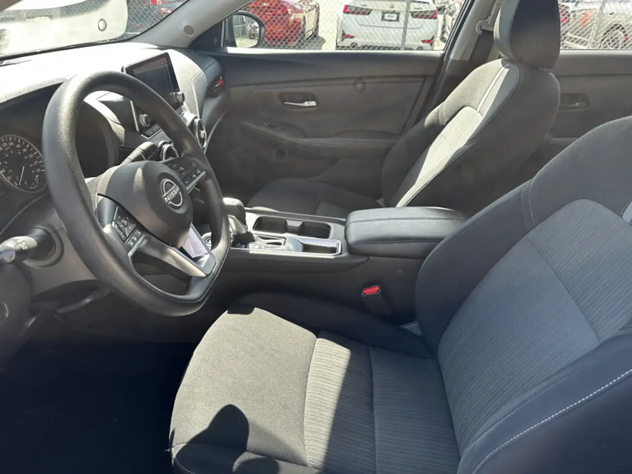 Nissan Sentra снимка Nissan Sentra