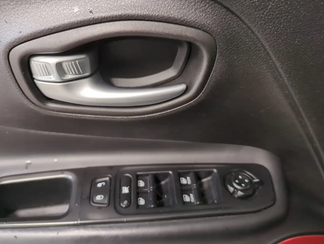 Jeep Renegade photo Jeep Renegade