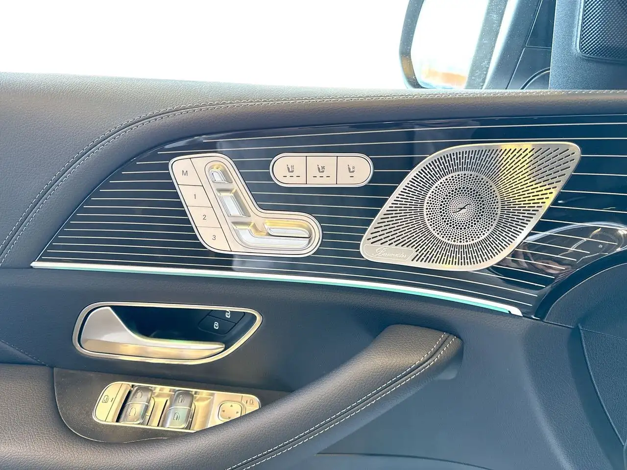 Mercedes-Benz GLE снимка Mercedes-Benz GLE