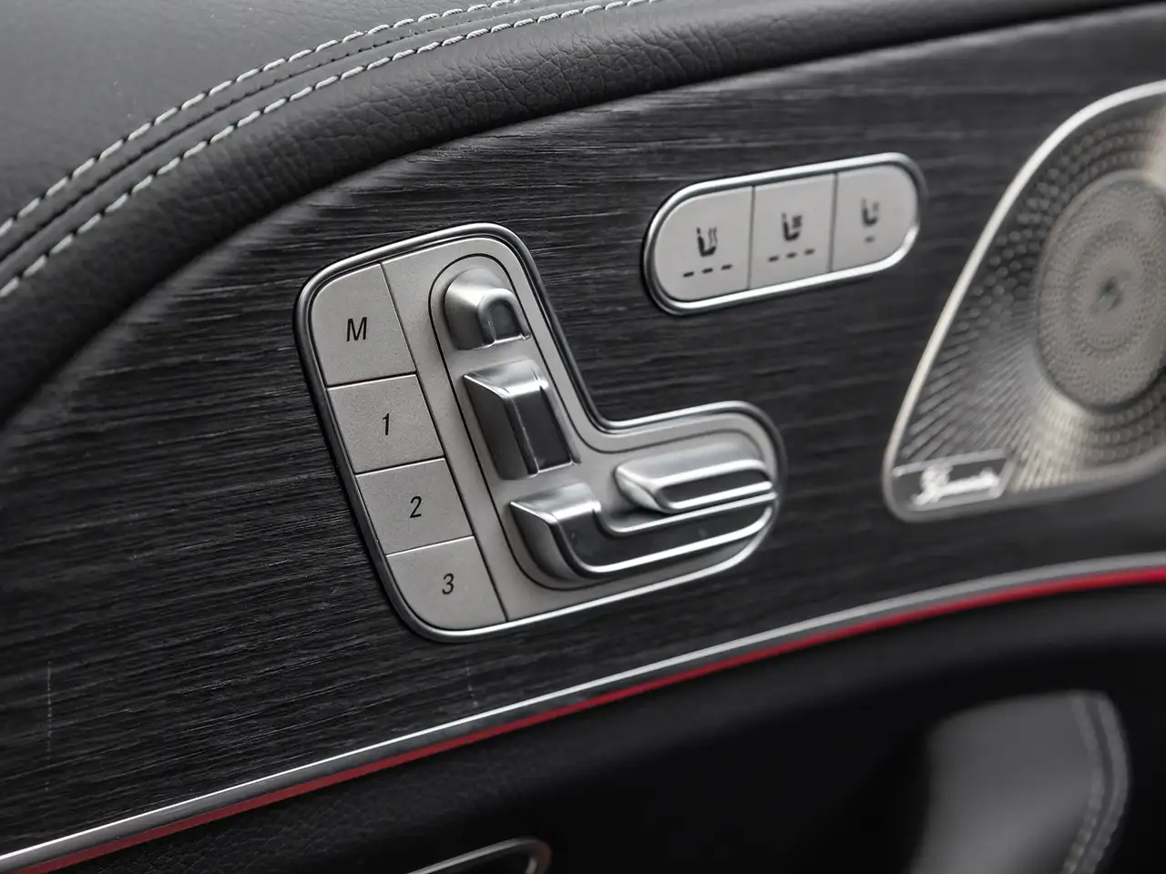 Mercedes-Benz GLE снимка Mercedes-Benz GLE