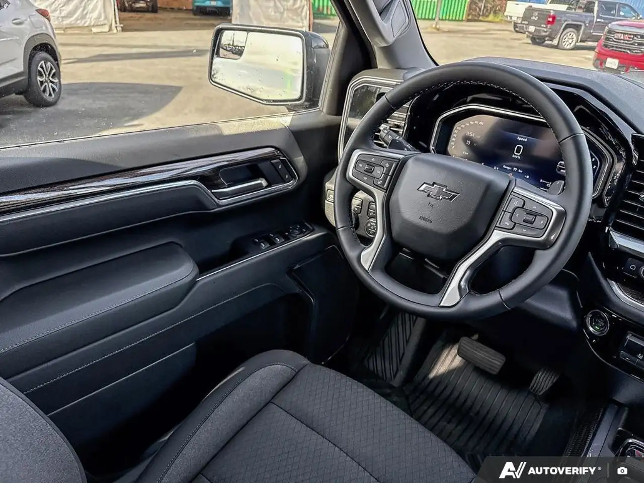 Chevrolet Silverado 1500 снимка Chevrolet Silverado 1500