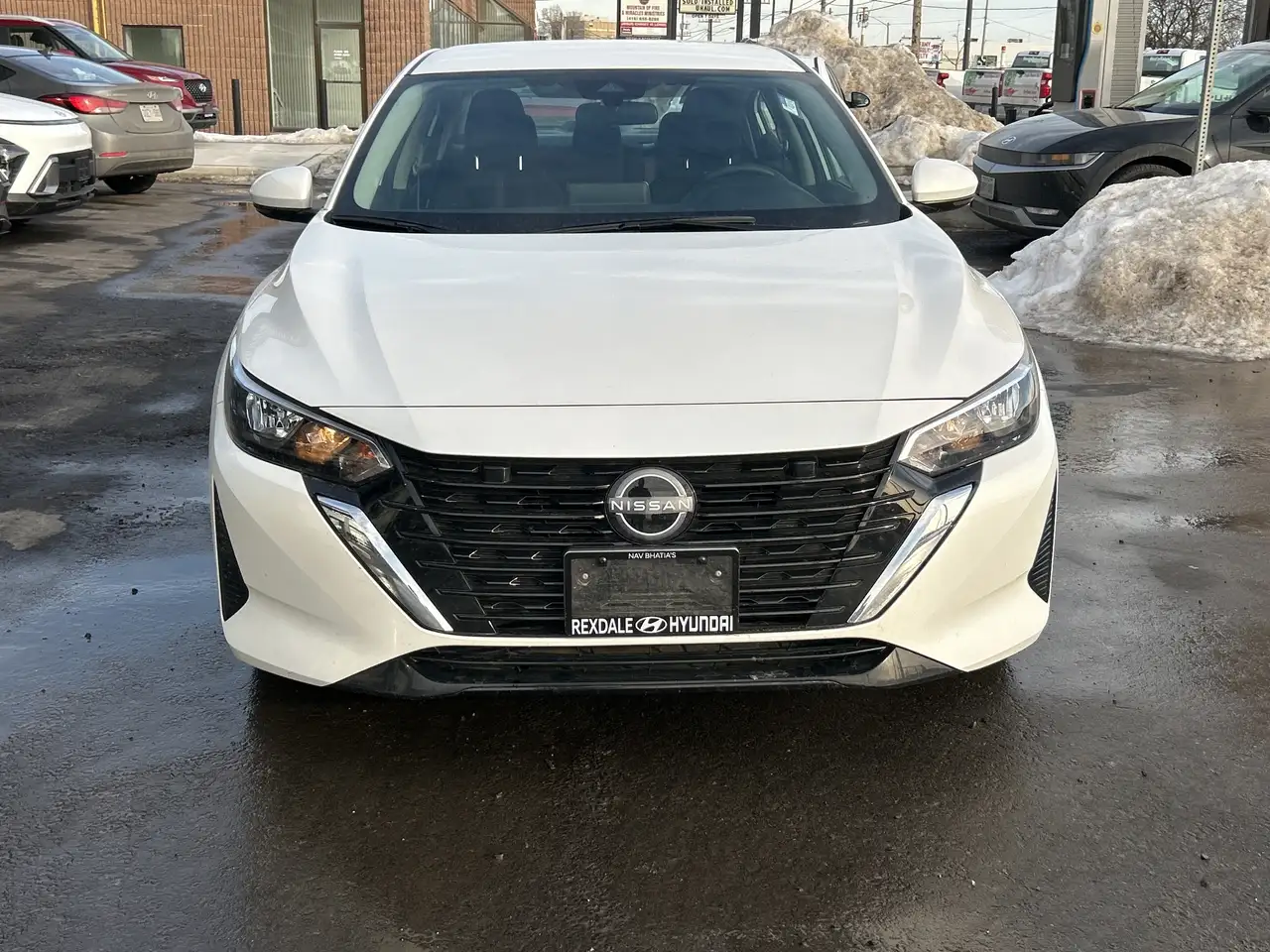 Nissan Sentra снимка Nissan Sentra