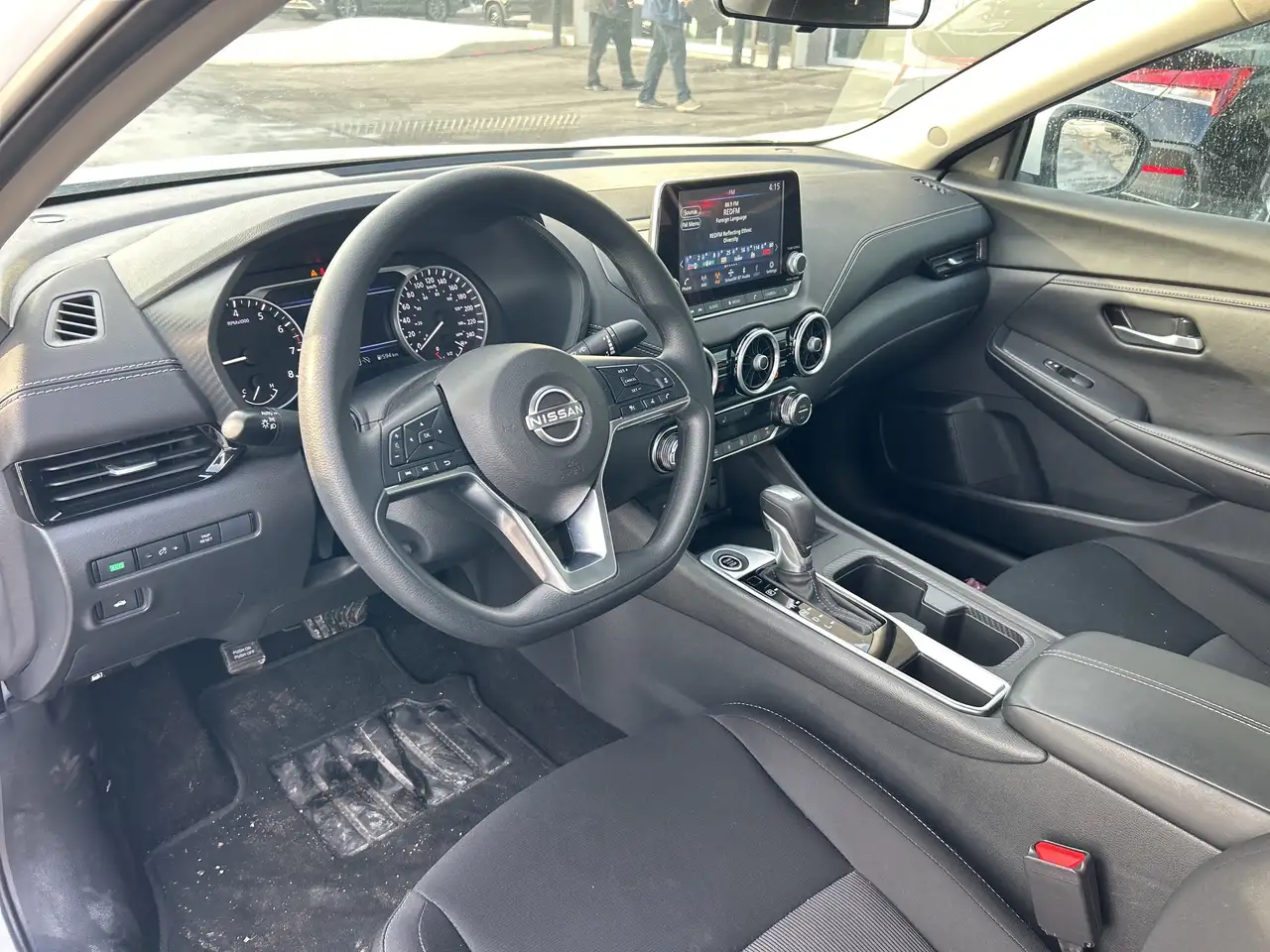 Nissan Sentra снимка Nissan Sentra