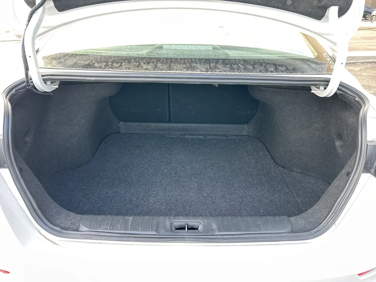 Nissan Sentra снимка Nissan Sentra
