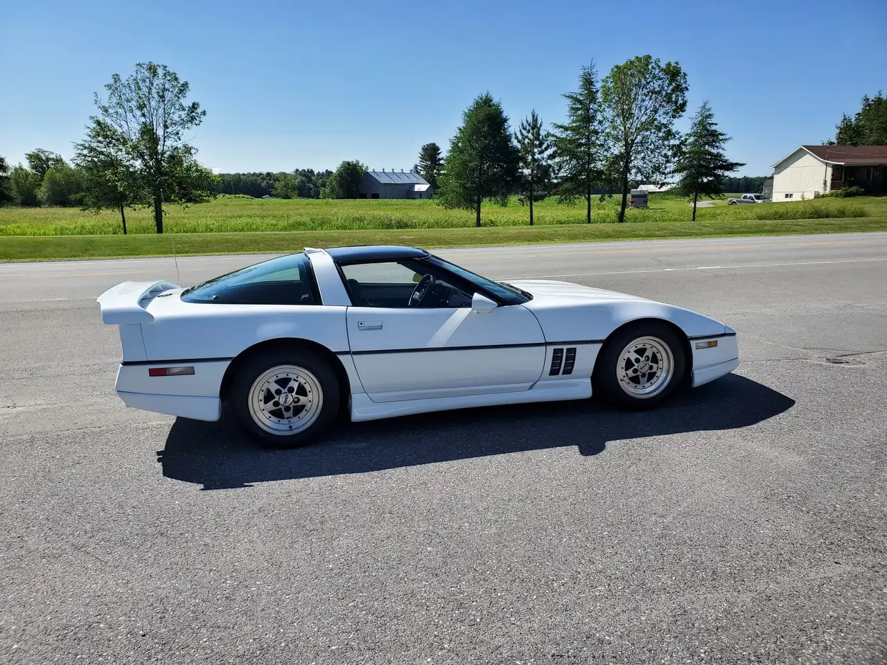 Chevrolet Corvette снимка Chevrolet Corvette