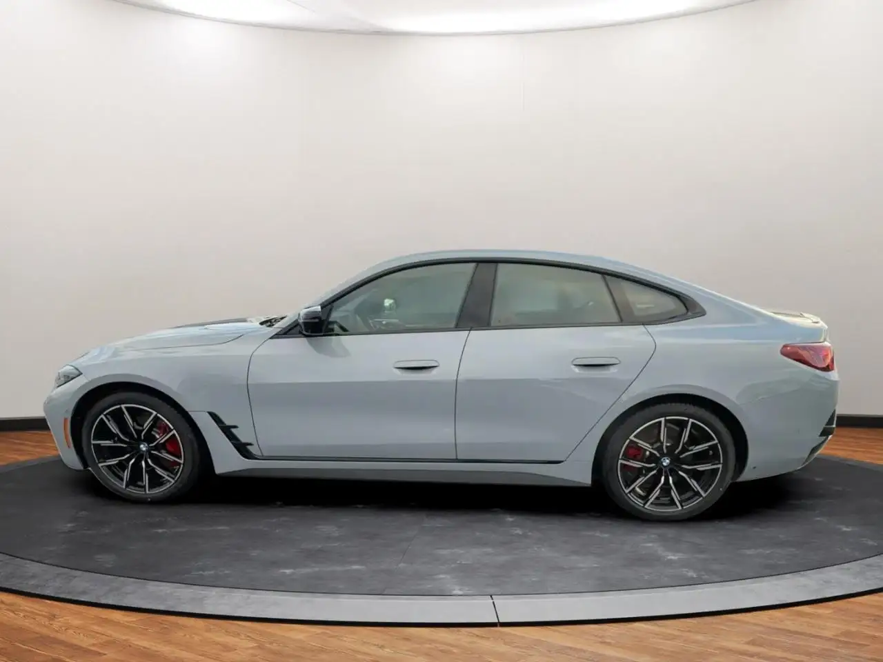 BMW 4 Series снимка BMW 4 Series