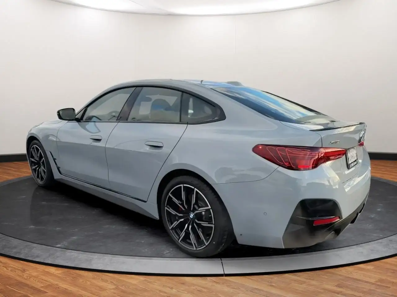 BMW 4 Series снимка BMW 4 Series
