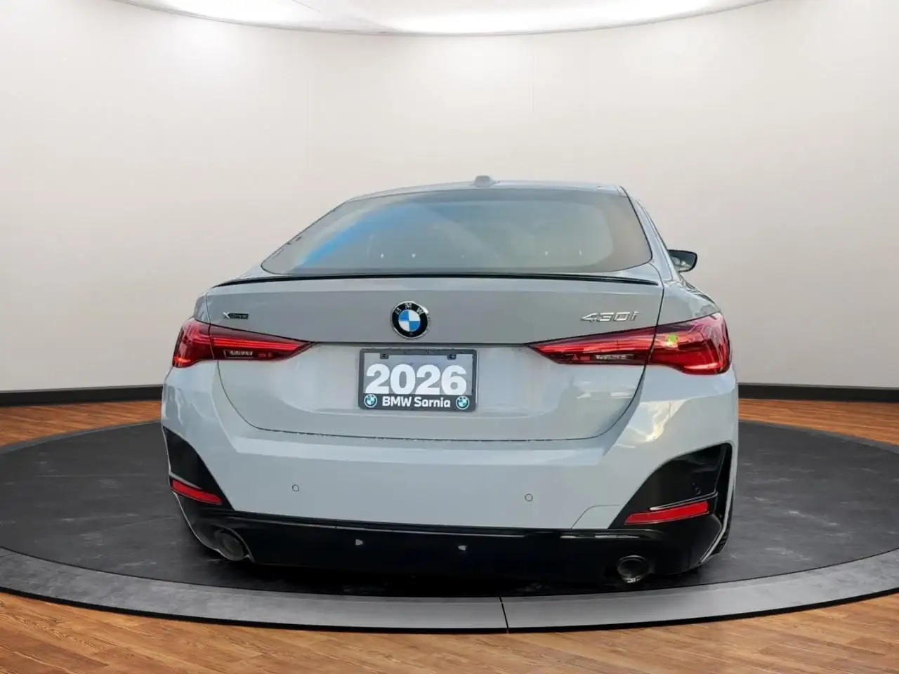 BMW 4 Series снимка BMW 4 Series