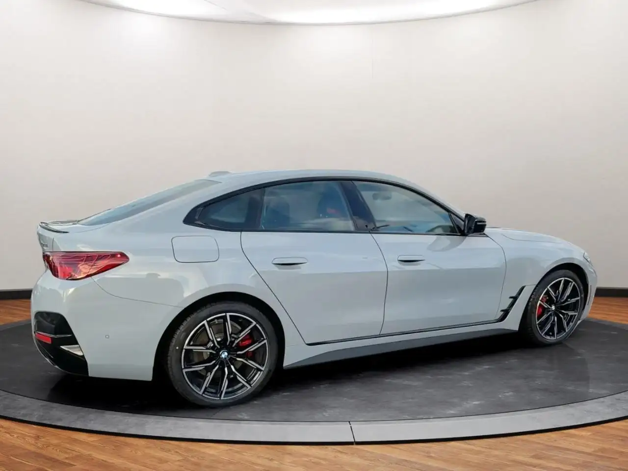 BMW 4 Series снимка BMW 4 Series