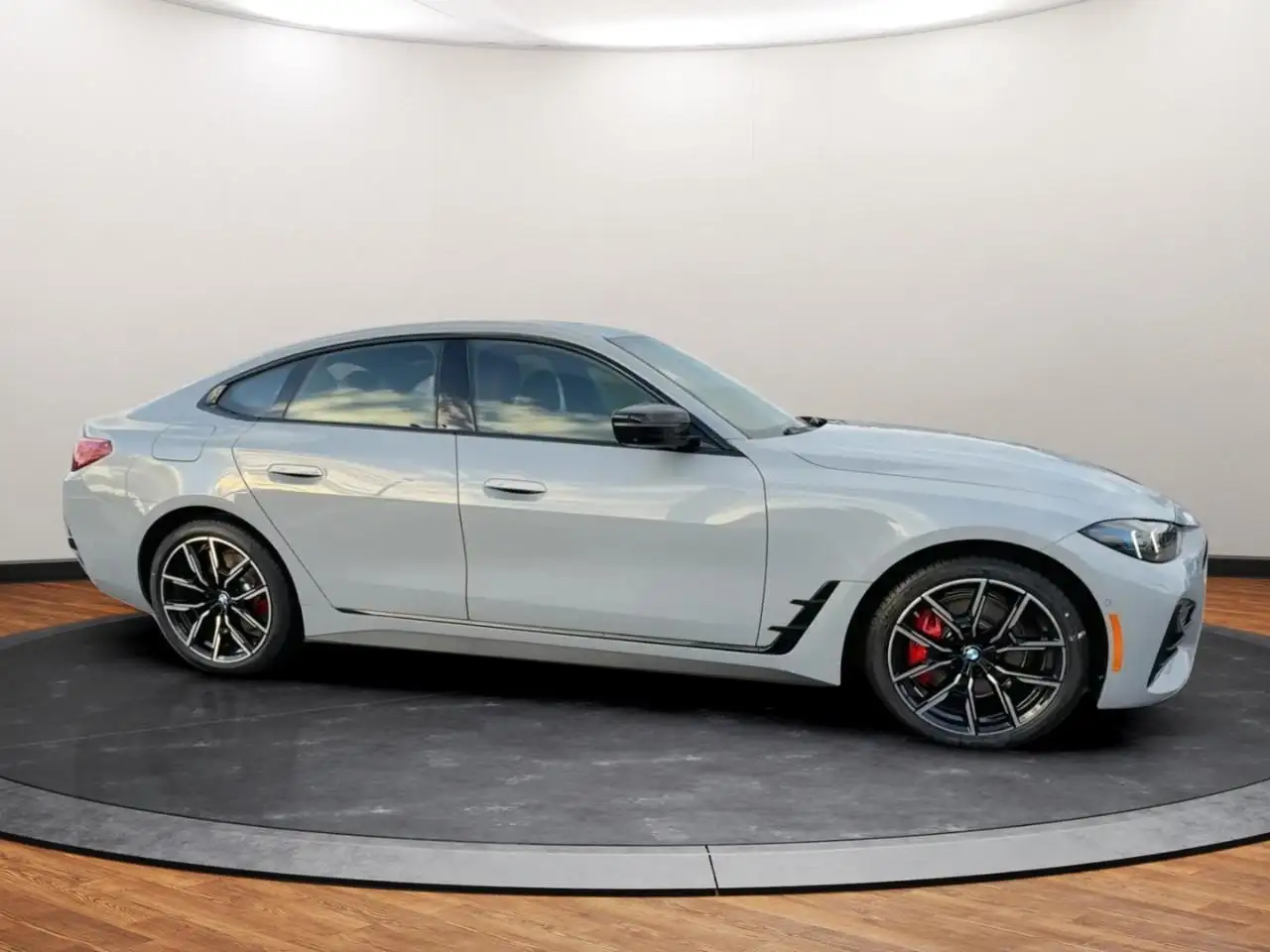 BMW 4 Series снимка BMW 4 Series
