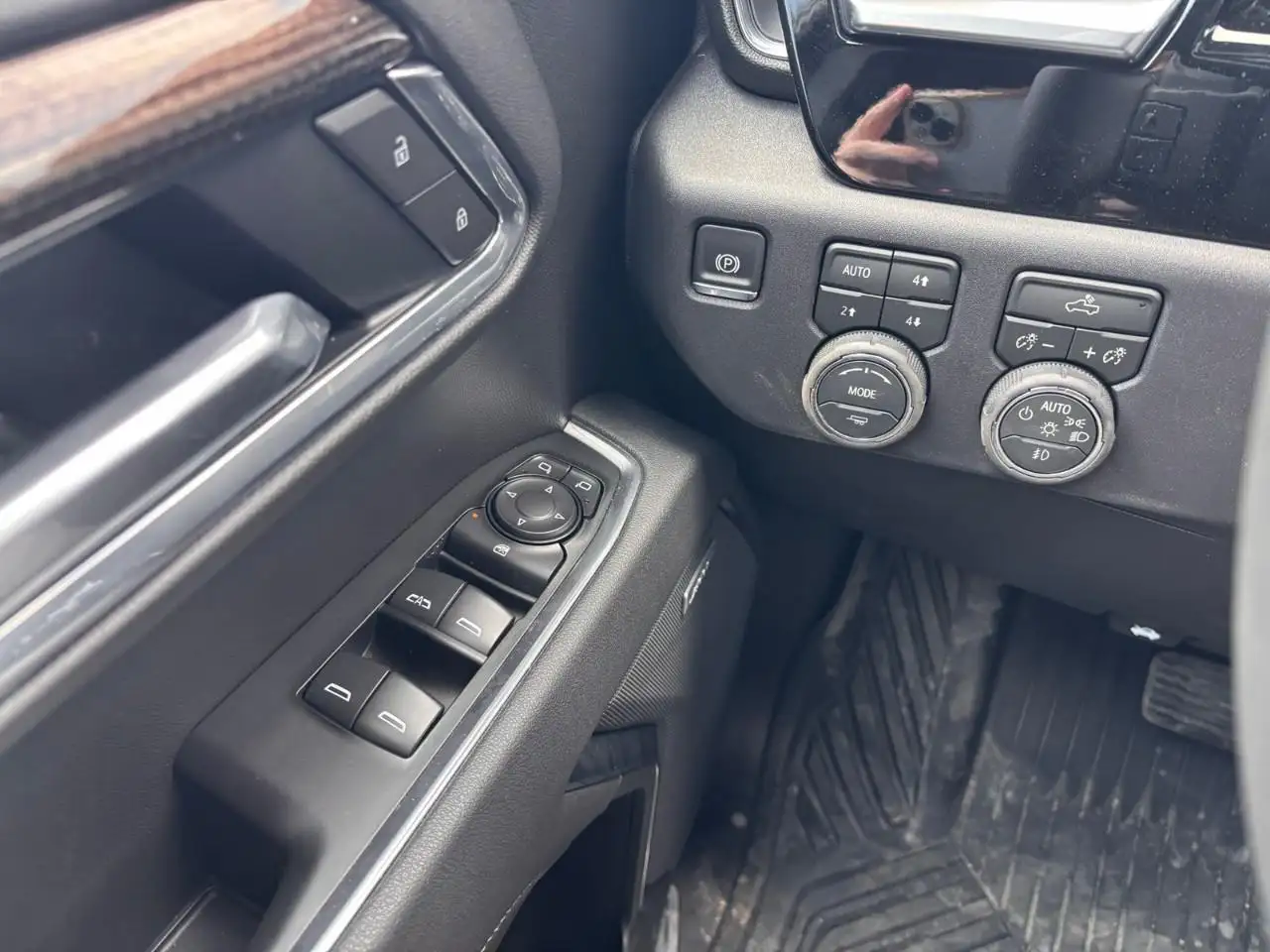 Chevrolet Silverado 1500 снимка Chevrolet Silverado 1500