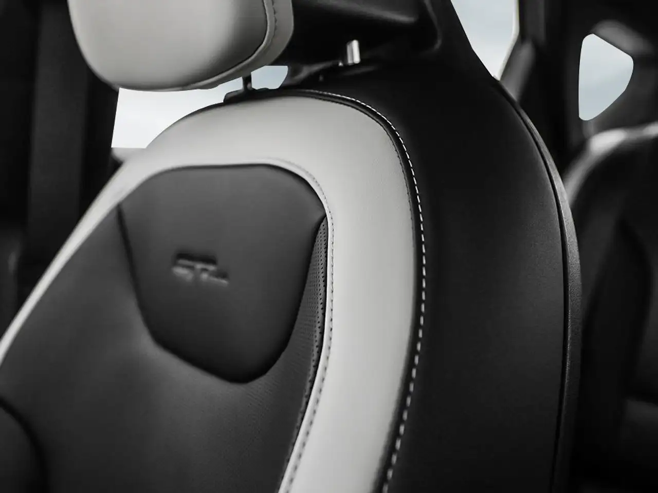 Kia K4 fotografie Kia K4