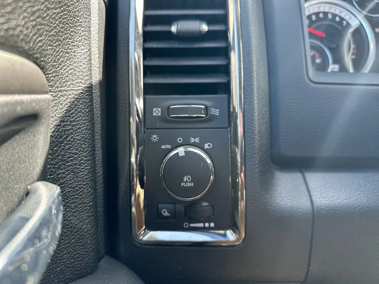 RAM 1500 photo RAM 1500