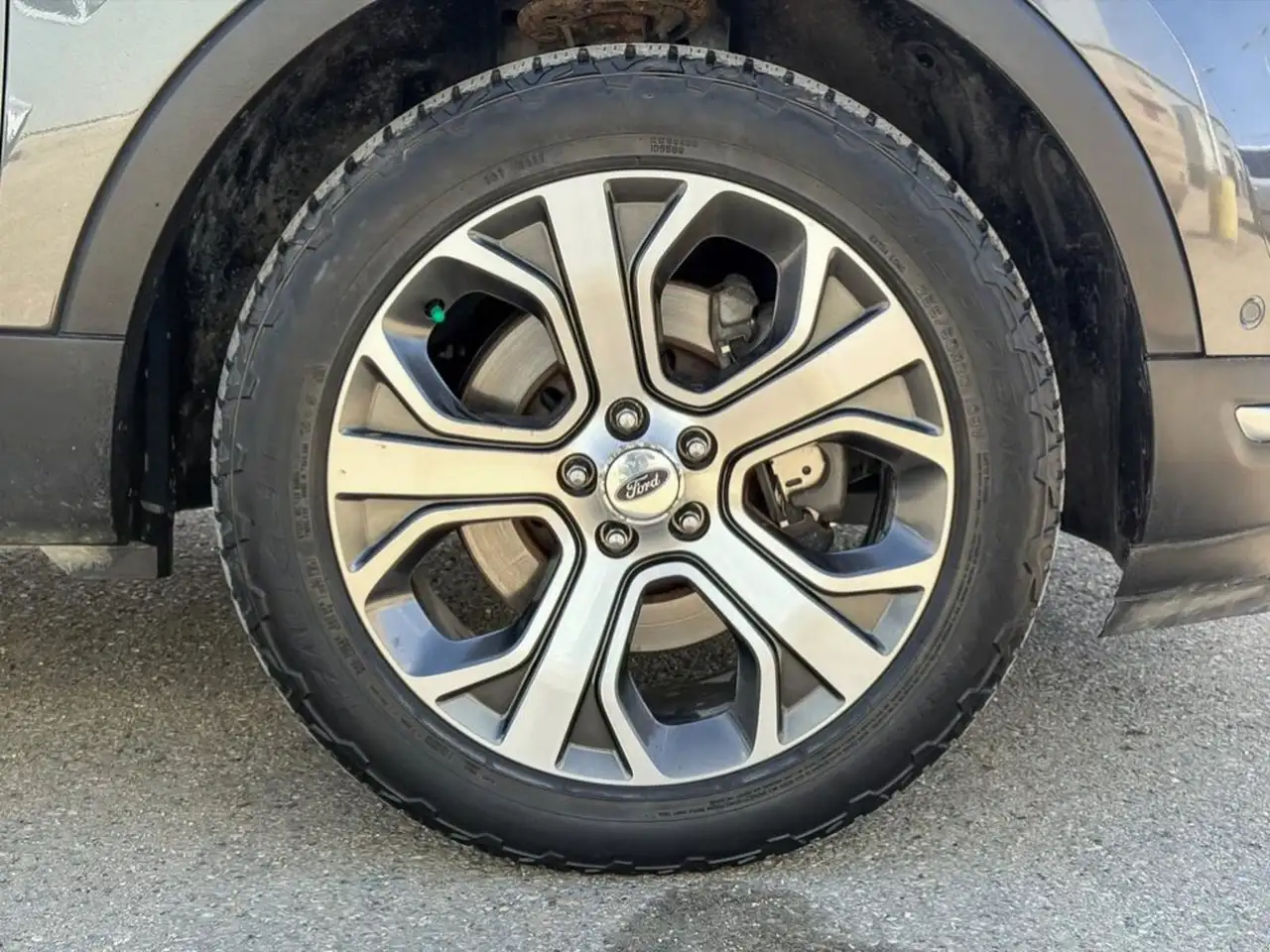 Ford Explorer photo Ford Explorer