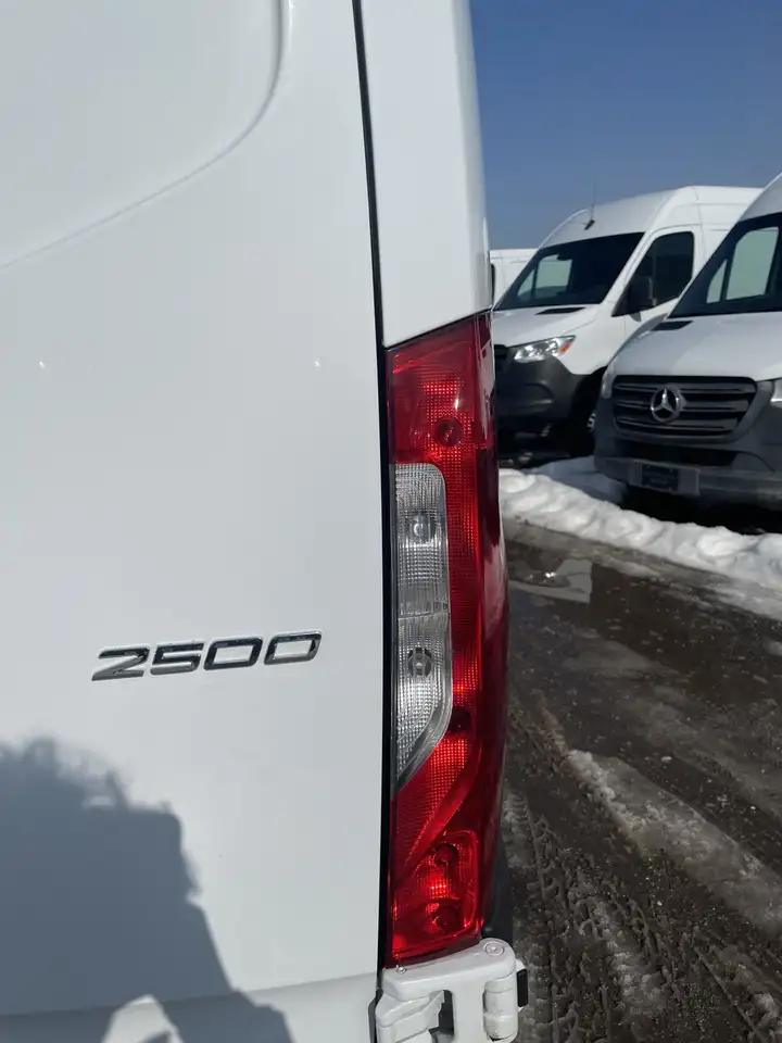 Mercedes-Benz Sprinter снимка Mercedes-Benz Sprinter