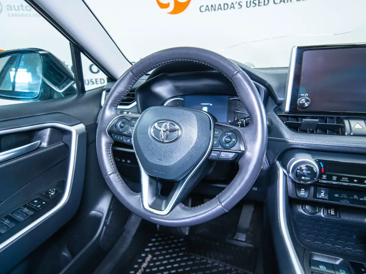 Toyota RAV 4 снимка Toyota RAV 4