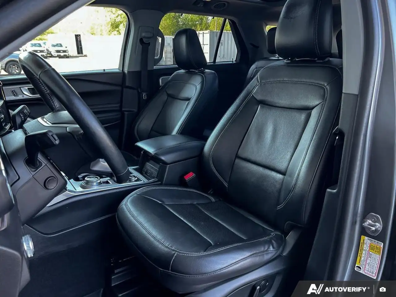 Ford Explorer photo Ford Explorer