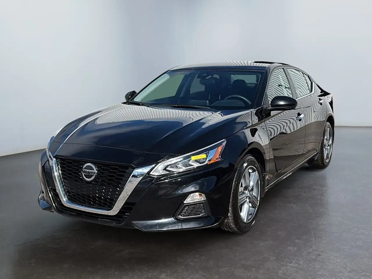 Nissan Altima снимка Nissan Altima