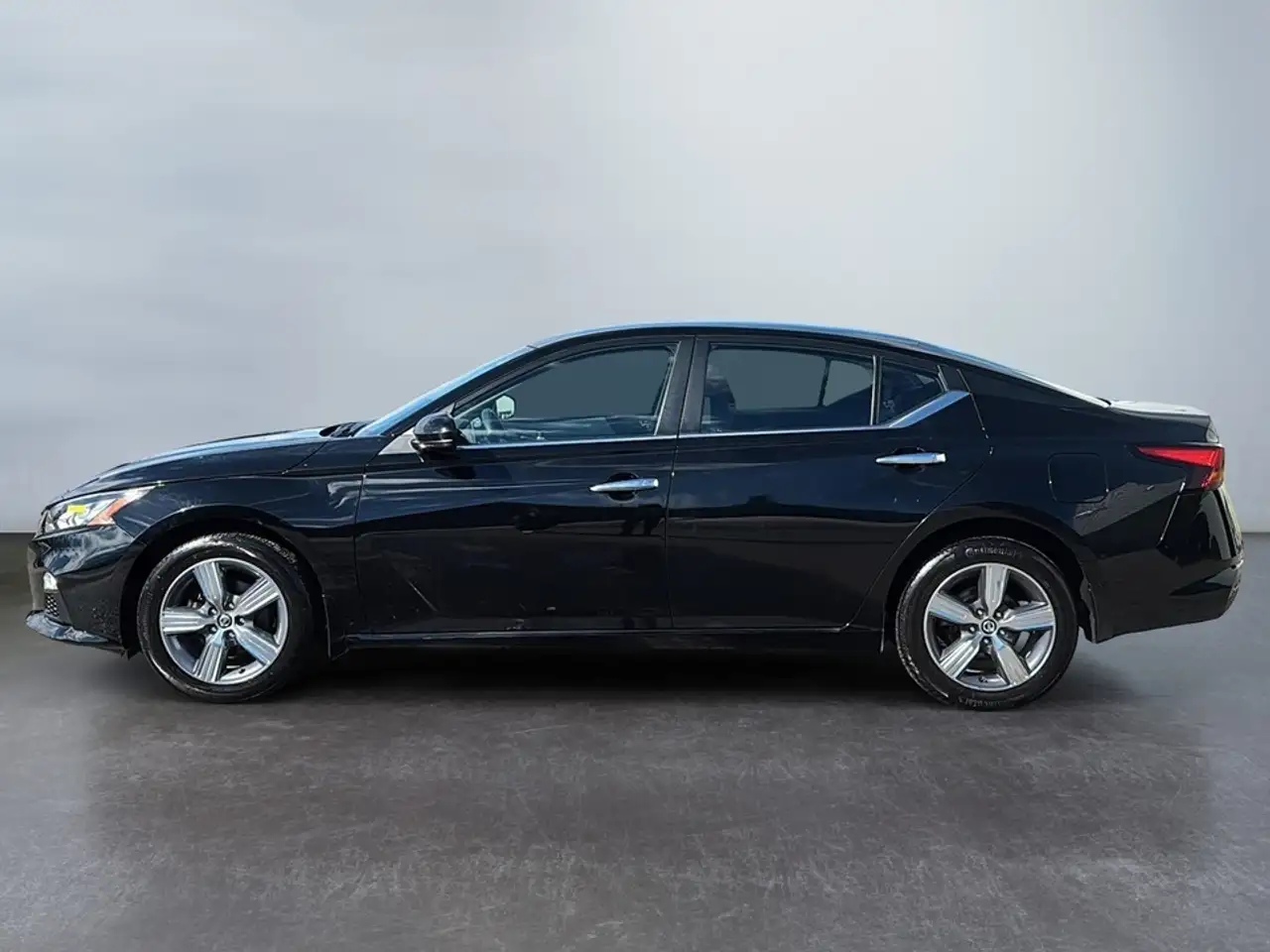 Nissan Altima снимка Nissan Altima