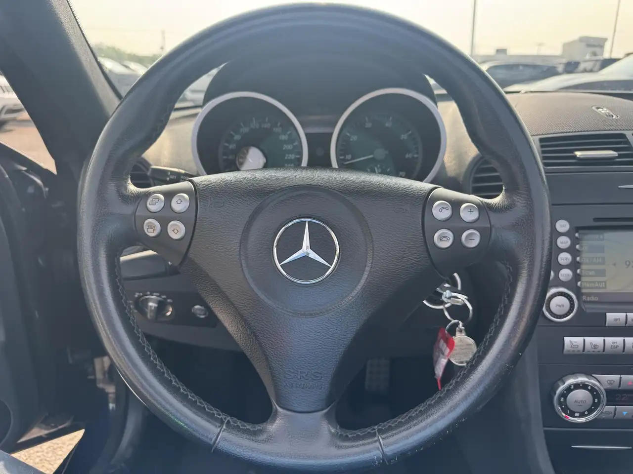 Mercedes-Benz SLK снимка Mercedes-Benz SLK