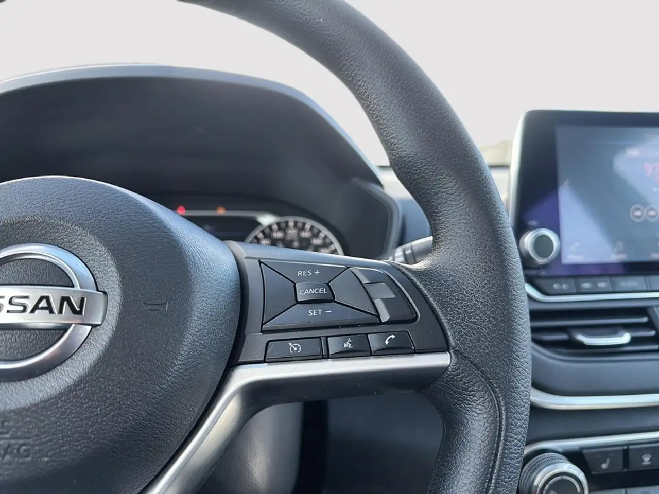 Nissan Altima снимка Nissan Altima