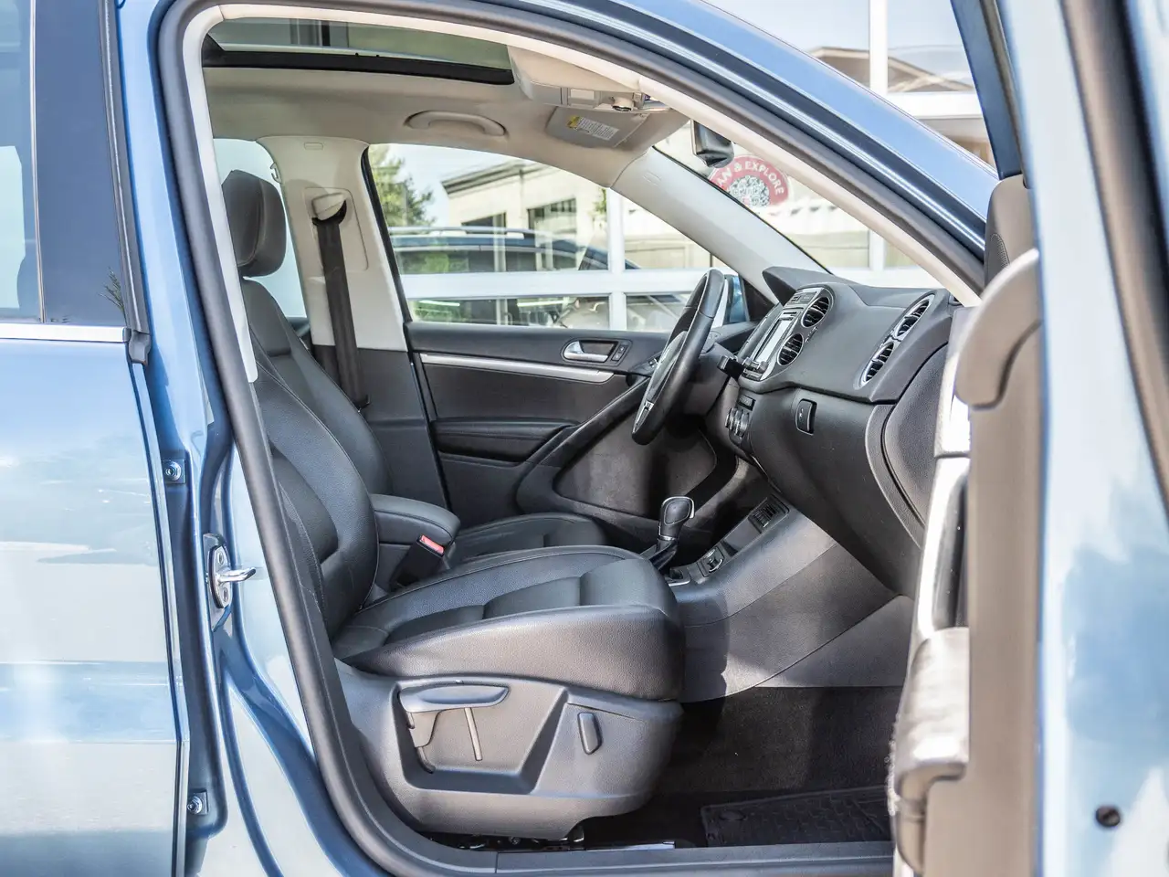 Volkswagen Tiguan снимка Volkswagen Tiguan