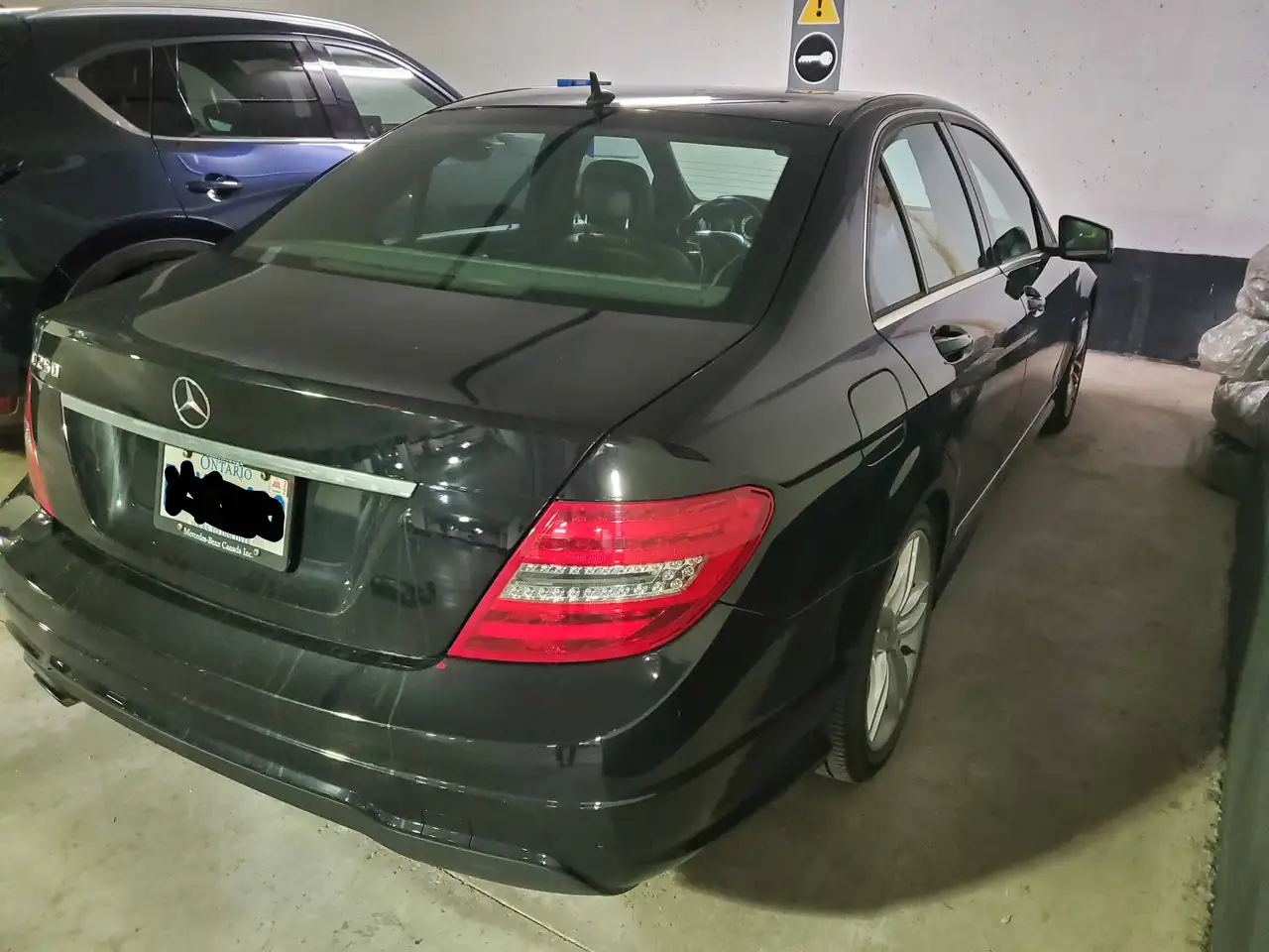 Mercedes-Benz C-Class снимка Mercedes-Benz C-Class