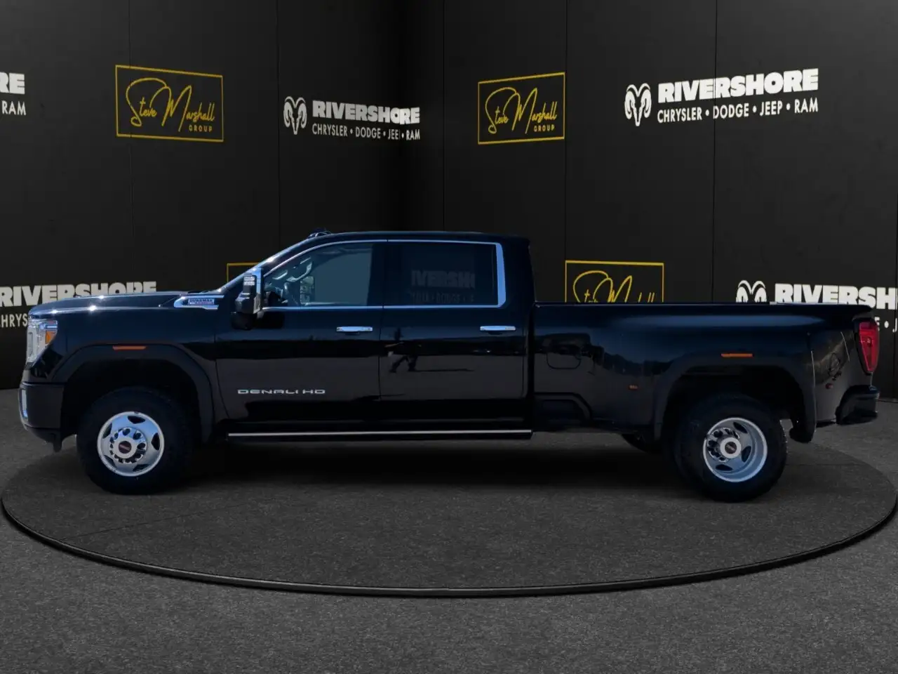 GMC Sierra 3500HD снимка GMC Sierra 3500HD