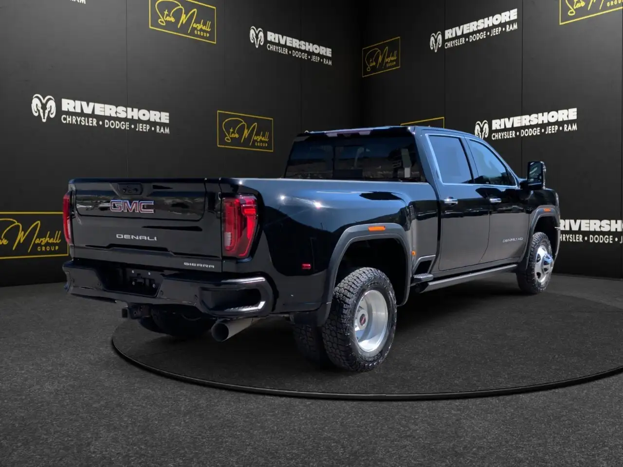 GMC Sierra 3500HD снимка GMC Sierra 3500HD