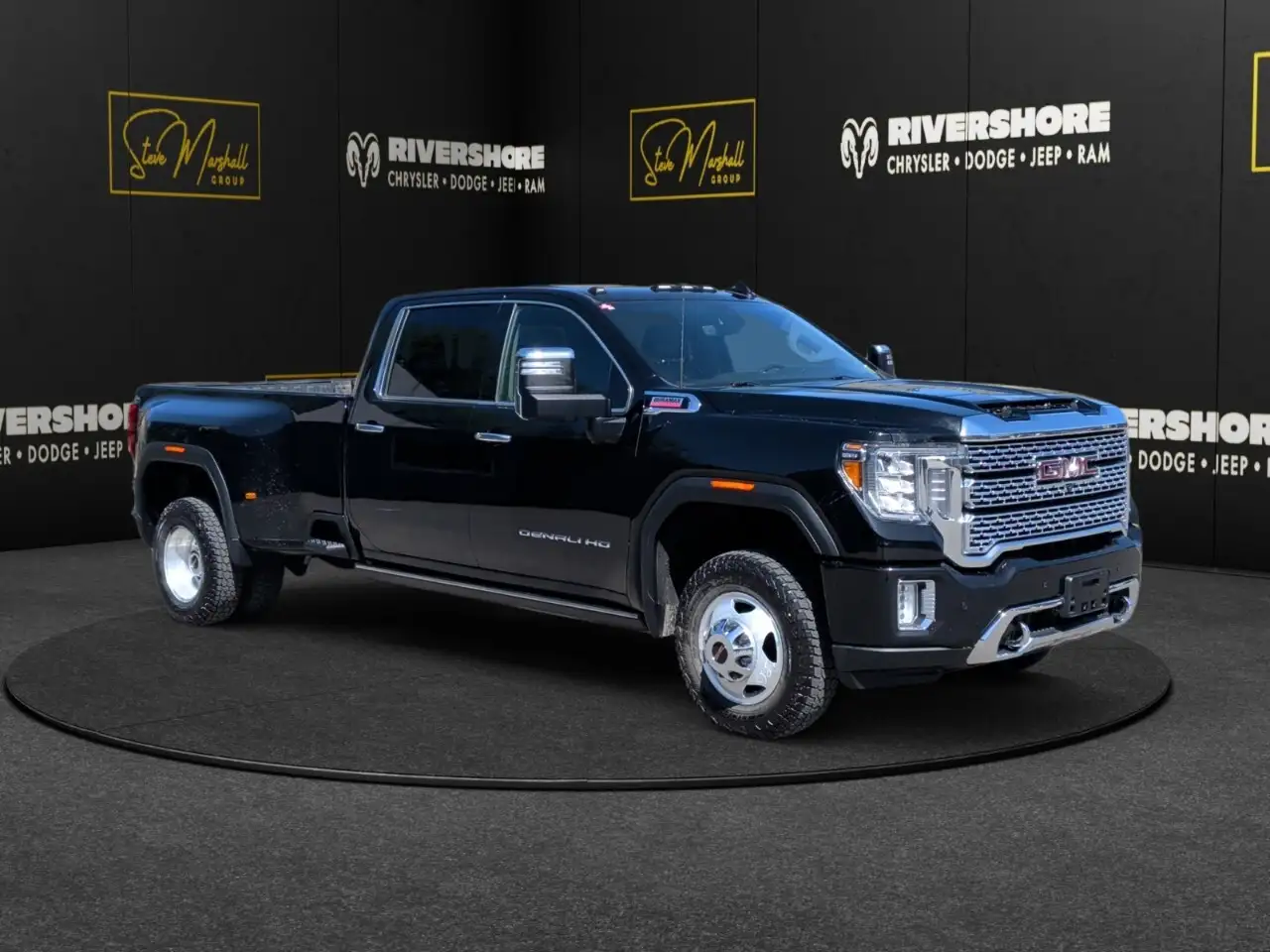 GMC Sierra 3500HD снимка GMC Sierra 3500HD