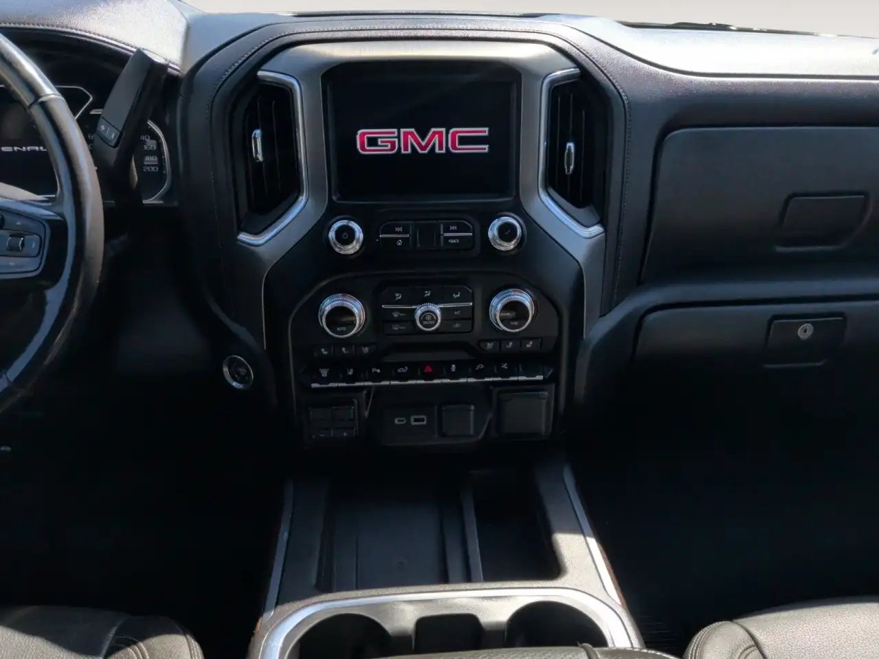 GMC Sierra 3500HD снимка GMC Sierra 3500HD